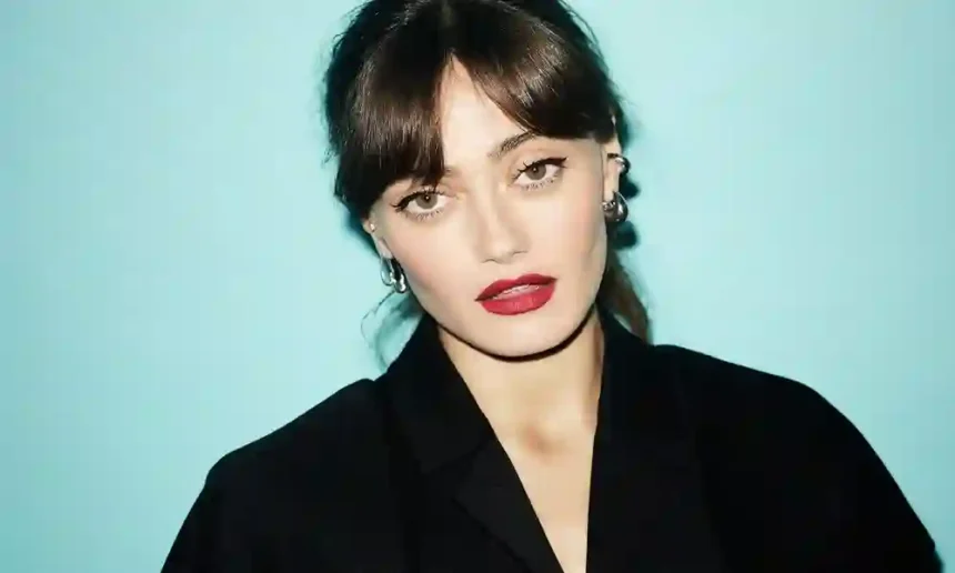 Ella Purnell Age